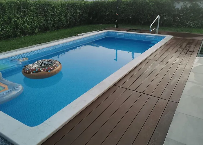 Апартаменти Ana *